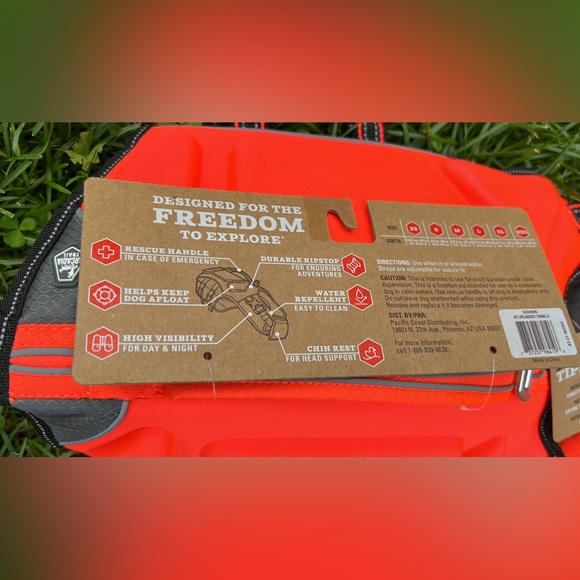 Arcadia Trail High Visibility Life Jacket for Dog Size Small Girth 19-25 Inch - Picture 3 of 3